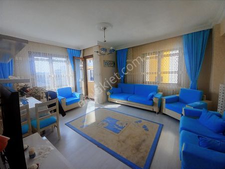 Ümraniye İstiklal Mahallesinde Satılık 3+1 Daire