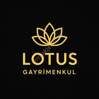 Karaisalı Körüklü'de Göl Manzaralı 1.447 M2 Tel Örgüyle Çevrili Elektrik Suyu Mevcut