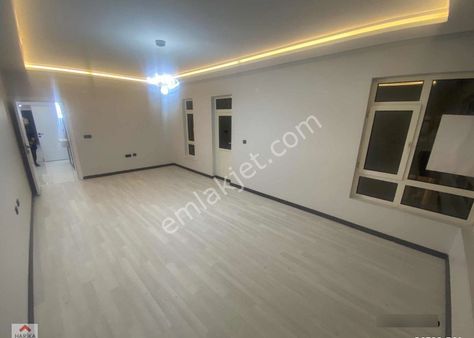 Bağlar Caddesi'nde 1.katta 3+1 Full Yapılı Satılık Fırsat Daire