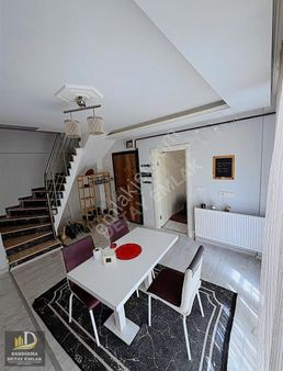 Detay Emlak'tan 17 Eylül Mah. Merkezi Konumda Eşyalı 2+0 Dubleks