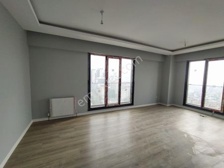 Hürriyet Mah 2 Banyolu - 2 Mutfaklı 5+2 Teraslı - İskanlı Dubleks