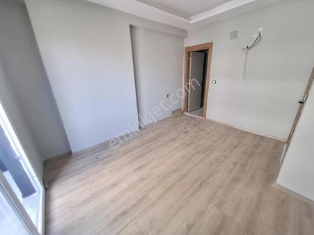 E 5 Yoluna Yakın Geniş Oturumlu 2+1 Kiralık Daire
