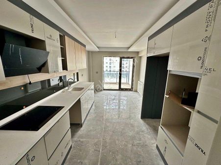 Gamze Emla'ktan Yeşilova'da Muhteşem Lokasyon Lüx 4+1 Daire!