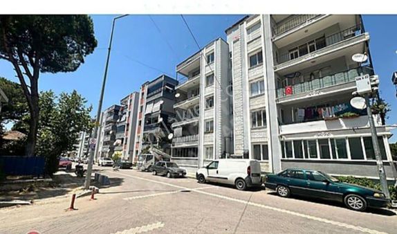 İzmir Kınık Merkezde Yatırımlık 3+1 Satılık Daire