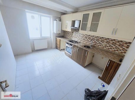 Şeref Emlak Muhteşem Kullanışlı Otoparklı 2+1 Daire 28,000 Tl