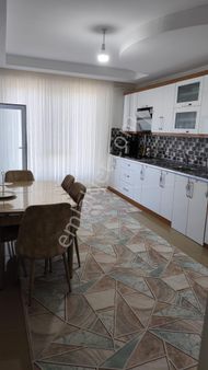 Erganide Sgk Karşısı 7 Katlı Dairelerde Satılık 3+1 Hasarsız Ara Kat Daire