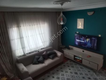 Selimbey Mahallesinde Satılık 3 Katlı Müstakil Ev Ve Arsası