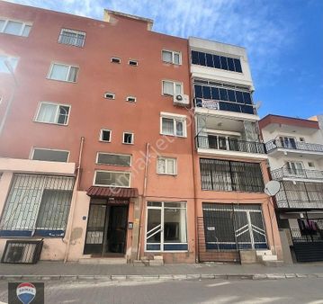 Davutlar Merkezde Kapalı Mutfaklı, Bakımlı 2+1 Daire