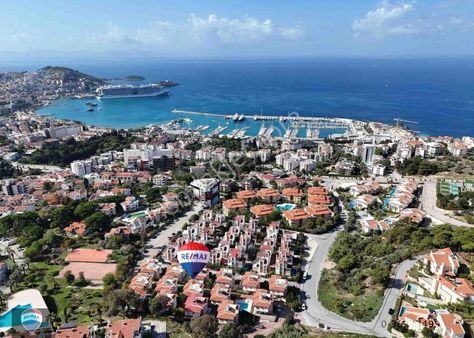 Kuşadası Marina Mevki,atasoy Villaları Trıpleks Müstakil