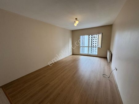 Haramidere Metrobüse Yakın Site İçi 1+1 Temiz Daire