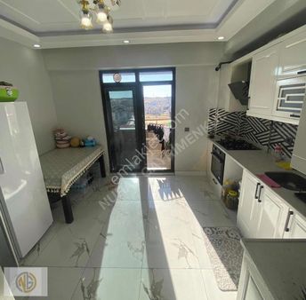 Şahintepede Satılık 2.kat Ön Cephe Geniş Daire