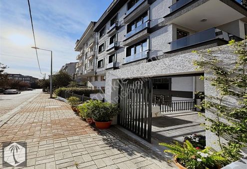 Beylikdüzü Safa Dan Kültür Merkezine Yakın Konumda Ara Kat 2+1