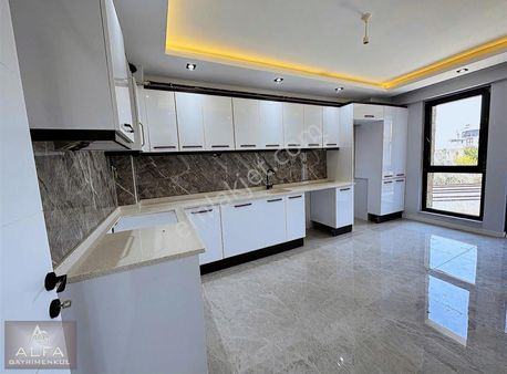 Ertuğrulgazi Mh. De 135 M² 3+1 Kiralık Daire