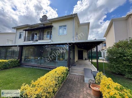 Şile Megaplus Emlak'tan Kumbabada Site İçerisinde 3+2 Villa