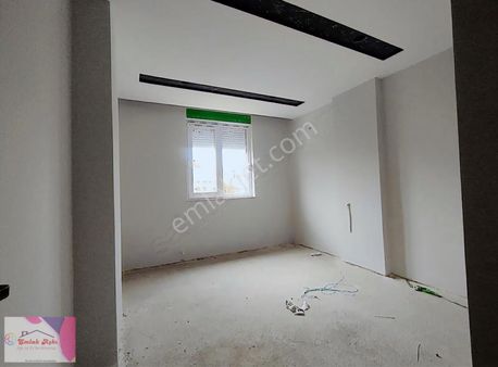 Kepez Yenimahalle De 2+1 Tramvay Yanı