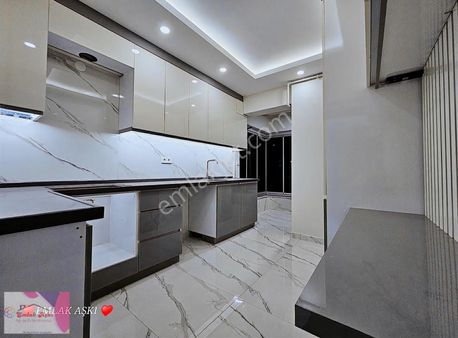 Emlak Aşkı Güvencesiyle Tek Tapu Çift Daire 5+2