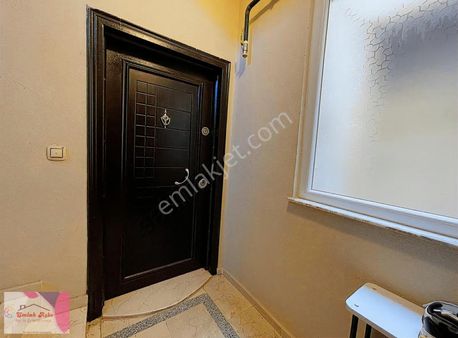 Konuksever Acil Satılık Yol Cepheli