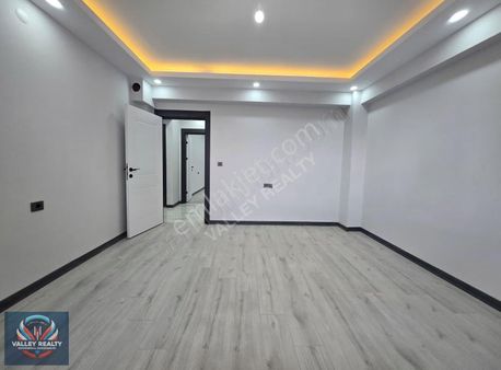 Valleyden Havuzlar Mahallesinde Modern 2+1 Satılık Daire!