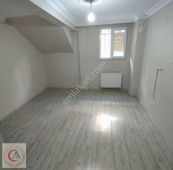 Akdoğan İnş Yunusemre Mah Satılık Daire Bahçe Katı 1+1 80m2