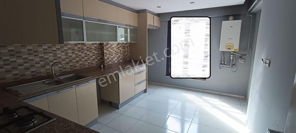 Ender Uysal Gayrimenkulden 2.5+1 Kuşpınar Mahallesin De Asansörlü Balkonlu Kiralık Daire....