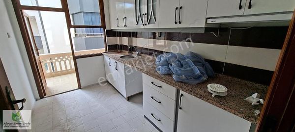 Hacet Mah.akça Fırın Mevki 2+1 100 M2 2.kat Asansörlü Yol Cephe