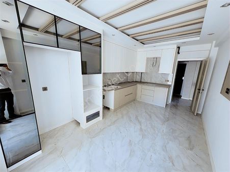 Karamanda Cadde Üzeri Satılık 3+1 160m2 Lüks Daire