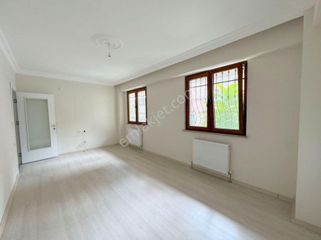 Mertcan'dan Kavakpınar Mah.caddeye 1dk Yüksek Giriş Kat 2+1