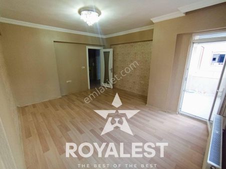 Royalest'ten Abdülhamithanda Arakat Siteiçi Geniş Ve Bakımlı 2+1