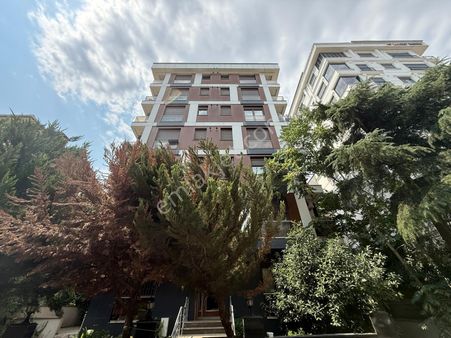 Suadiye'de Bahçe Kullanımlı Minibüs Caddesine Yakın 1+1 40m²