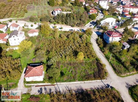 Hak Emlaktan Gümüşova'da Villa Yapımına Uygun Satılık 321m² Arsa