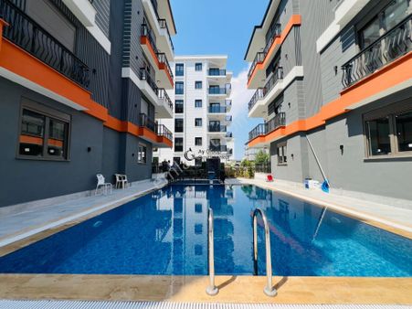 Antalya Varsak 2 Blok Havuzlu & Otoparklı Sitede 2+1 Lüks Dolu Dolu Daireler