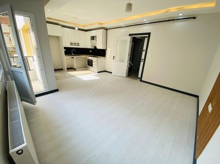 İnönü Cadde Paralelinde İzmir Spor Metro Dibinde 3+1 125m2 Arakat