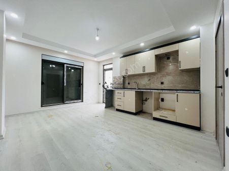 Antalya Varsak Tramvaya Yürüme Mesafede 2+1 Katta Sıfır Daire