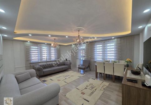 Yuvam Gayrimenkul'den Bahabey Caddesi Üzeri Satılık 3+1 Daire