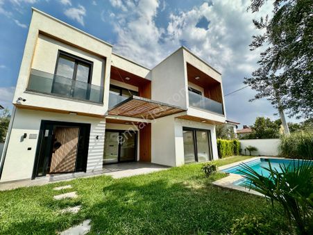 ✨akçay Ay Emlak'tan✨güre'de Muhteşem Şıklıkta Yüzme Havuzlu Saunalı Satılık 5+1 Lüx Tek Müstakil Ev