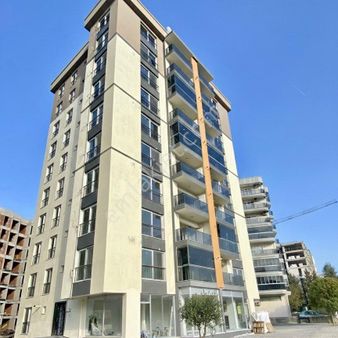 Mansuroğlu'nda Park Manzaralı, Arakat, Oturum Hazır, Sıfır 3+1