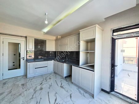 Cadde Cepheli İşyapar Gayrimenkul'den Sıfır 3+1 Daire