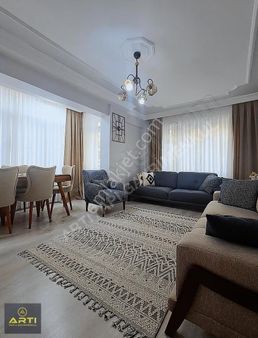 Avcılar'da Metrobüse Çok Yakın İçi Yenilenmiş Arakat Daire..!!!!