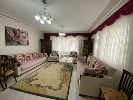 Yenigün 'de Çok Geniş Arakat Eşyalı Kombili Asansörlü 3+1