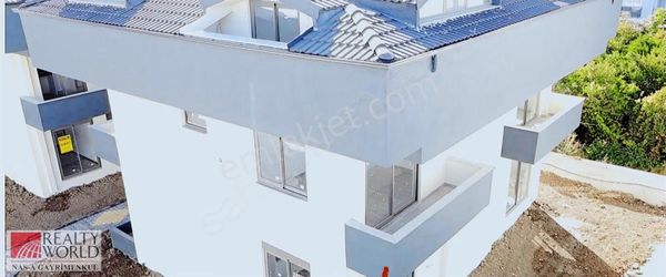 Kuzdere Sıfır 2+1 Dubleks Havuzlu Sitede