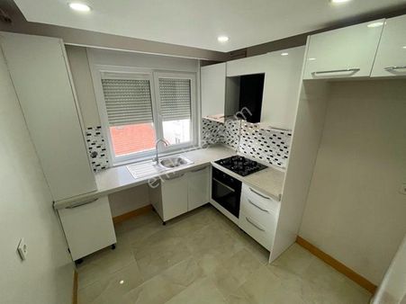 Yakacık Meydana Yürüme İskanlı 4+2 Ebeveyn Banyolu - Ankastreli Dubleks