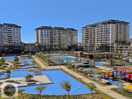 Referans Beylikdüzü 4.5+1 Geniş Teraslı Peyzaj Cephe Satılık !!