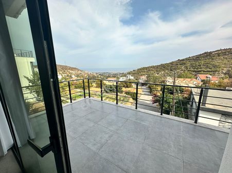 Kibris Girnede Satilik Tam Mustakil Villa Deniz Ve Dag Manzarali Onu Kapanmaz