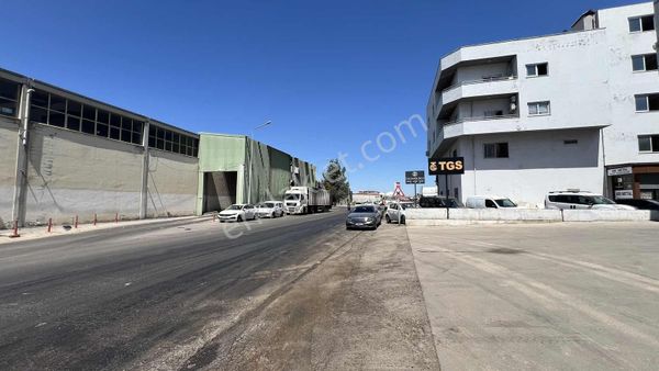 Zorlu'dan Metal Sanayide 550 M2 Depo Fabrika Kiralık Dükkan