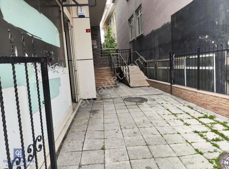 Sancaktepe Demokrasi Caddesinde Kiralık Depo