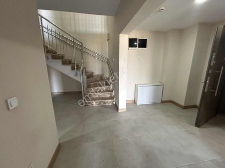 Bayrampaşatoki Güney Cepheli 3 Banyolumasrafsız 4+1ters Dubleks