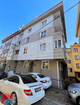 Çekmeköy Metro Durağı Yakını 2+1 Satılık Bahçe Katı