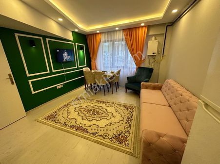 Kâğıthane +cadde Üzeri 2+1 Geniş Daire + Metro Çağlayan 12dk