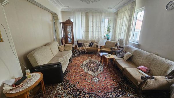 Recep Ümit 'ten Mamure Mahallesi Hasan Polatkan Caddesi Yakınında Satılık Geniş 3+1 Daire.