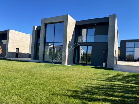 My Roof İncekte Benzersiz 4+1 Villa